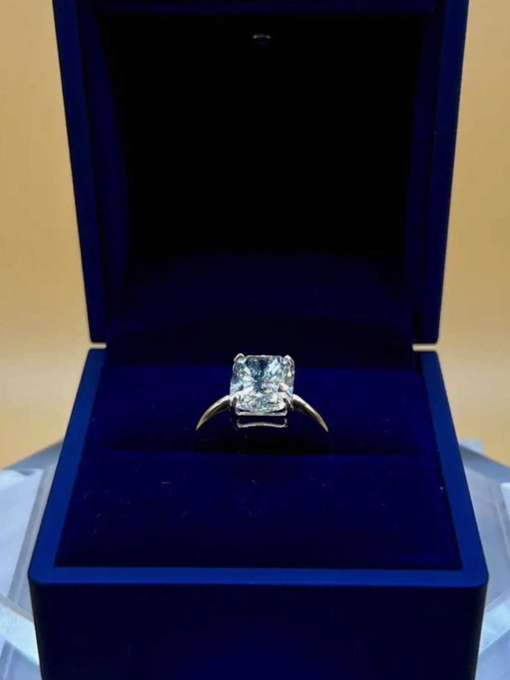 18k Yellow Gold 3ct diamond Ring - Picture 5 of 6